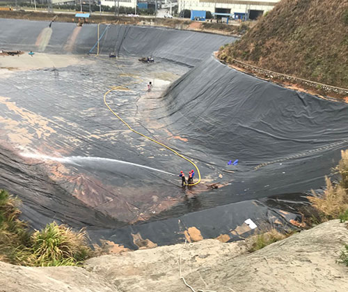 峨山废水池清理